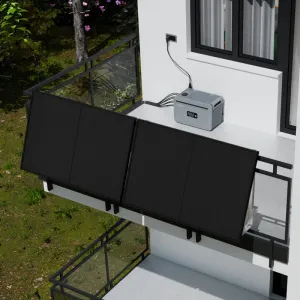 Growatt Balkonkraftwerk Set NEXA 2000 mit Speicher und Full-Black Modulen auf Balkon.