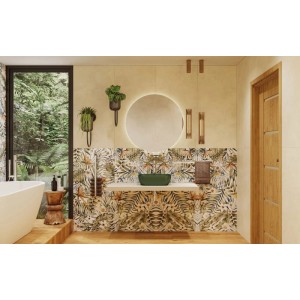 Modernes Bad mit großformatigen Wandfliesen, grünem Waschbecken und Fenster. Ideal für Beige Ivory Matt Boden- und Wandfliesen.