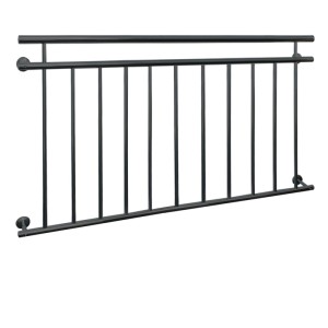 Anthrazitfarbener, französischer Balkon (156x90cm) mit 11 Stahl-Füllstäben zur Fenstersicherung.