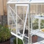 Vitavia Seitenfenster V für Gewächshaus, Alu-Rahmen, ESG 3 mm, geöffnet zur Belüftung.