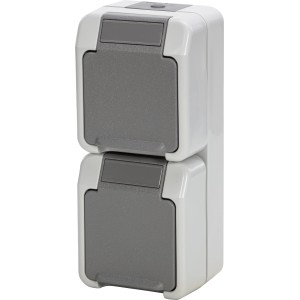 Merten AQUASTAR Doppelsteckdose für Feuchträume, senkrecht angeordnet.