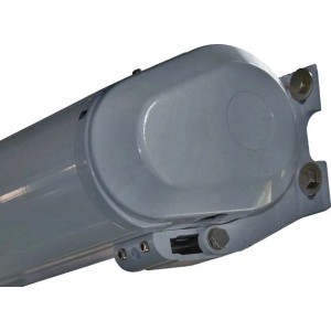 Detailaufnahme der grauen MCW Kassettenmarkise (5x3m) mit Motor und Kurbel.