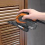 Worx Multischleifer mit Schleifpapier K80 im Einsatz an Holzoberfläche.