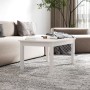 Weißer Couchtisch aus Kiefernholz (80x50x40 cm) im Wohnzimmer.