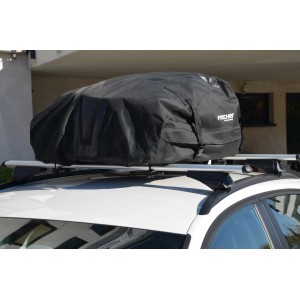 Fischer Dachbox Faltbar 270 l Schwarz auf Autodach mit Relingträger.