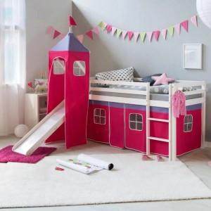 Weißes Kinderhochbett 90x200 mit pinkem Vorhang, Rutsche, Turm und Leiter im Kinderzimmer. Ideal für Abenteuerbetten.