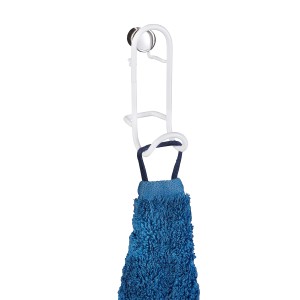 Wenko Wandhaken Classic Plus 2er Set, Stahl, weiß, mit blauem Handtuch.