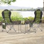 Grüne Juskys Campingstühle Lido mit Getränkehalter und Tragetasche auf Terrasse.