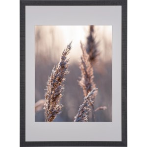 Schwarzer Holzbilderrahmen (50x70 cm) mit breitem Profil und Passepartout für Fotos oder Poster.