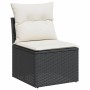 Schwarzes vidaXL Gartensofa aus Rattan mit cremeweißen Kissen. Gartenmöbel für Terrasse und Garten.