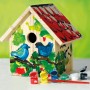 Bemalter Dobar Nistkasten aus Holz mit Farben und Pinsel. DIY Vogelhaus zum Selbstgestalten.