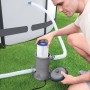 Bestway 800 gal Pool Filterpumpe beim Einsetzen der Filterkartusche.