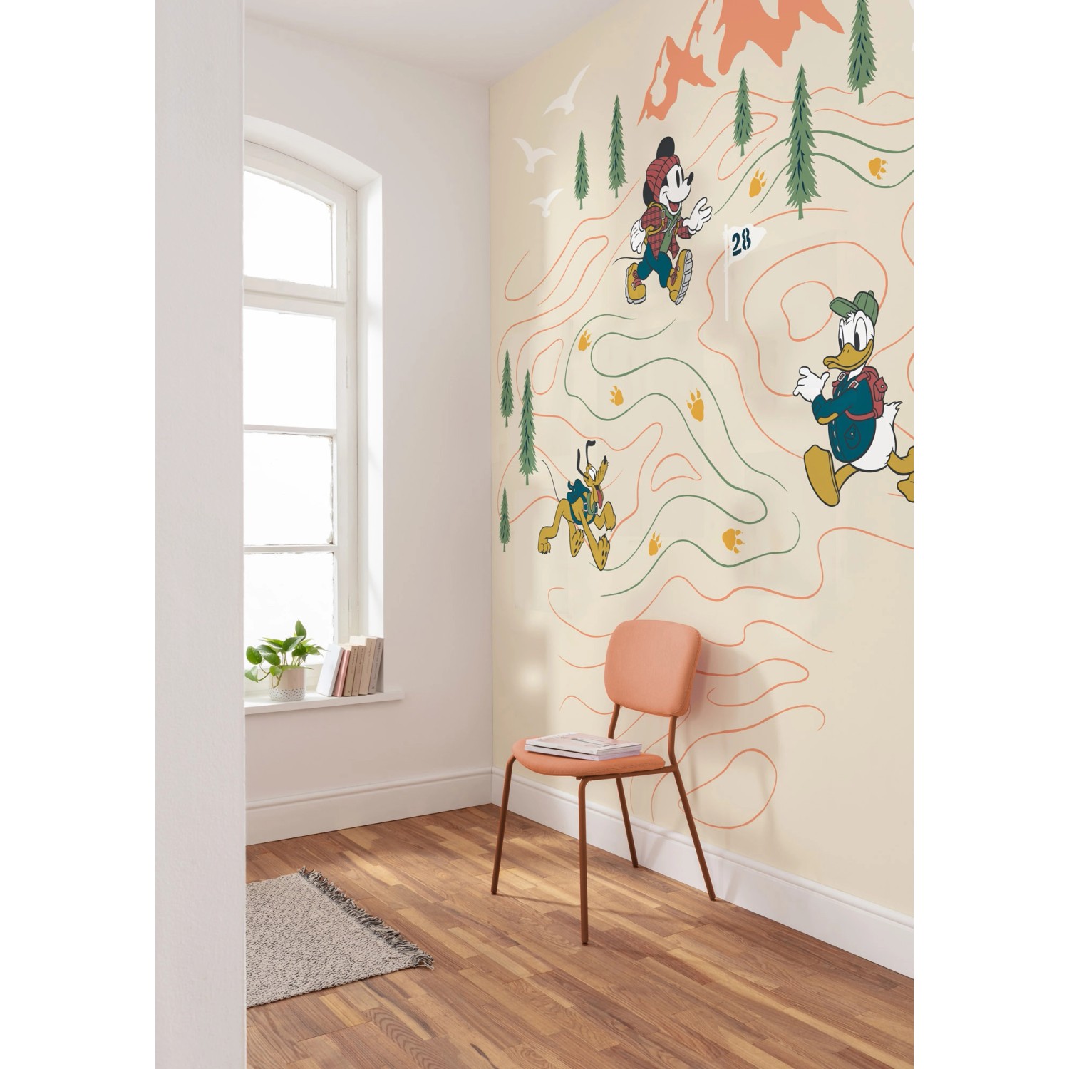 Komar Vliesfototapete: Mickey Mouse, Donald Duck und Pluto beim Wandern in den Bergen.