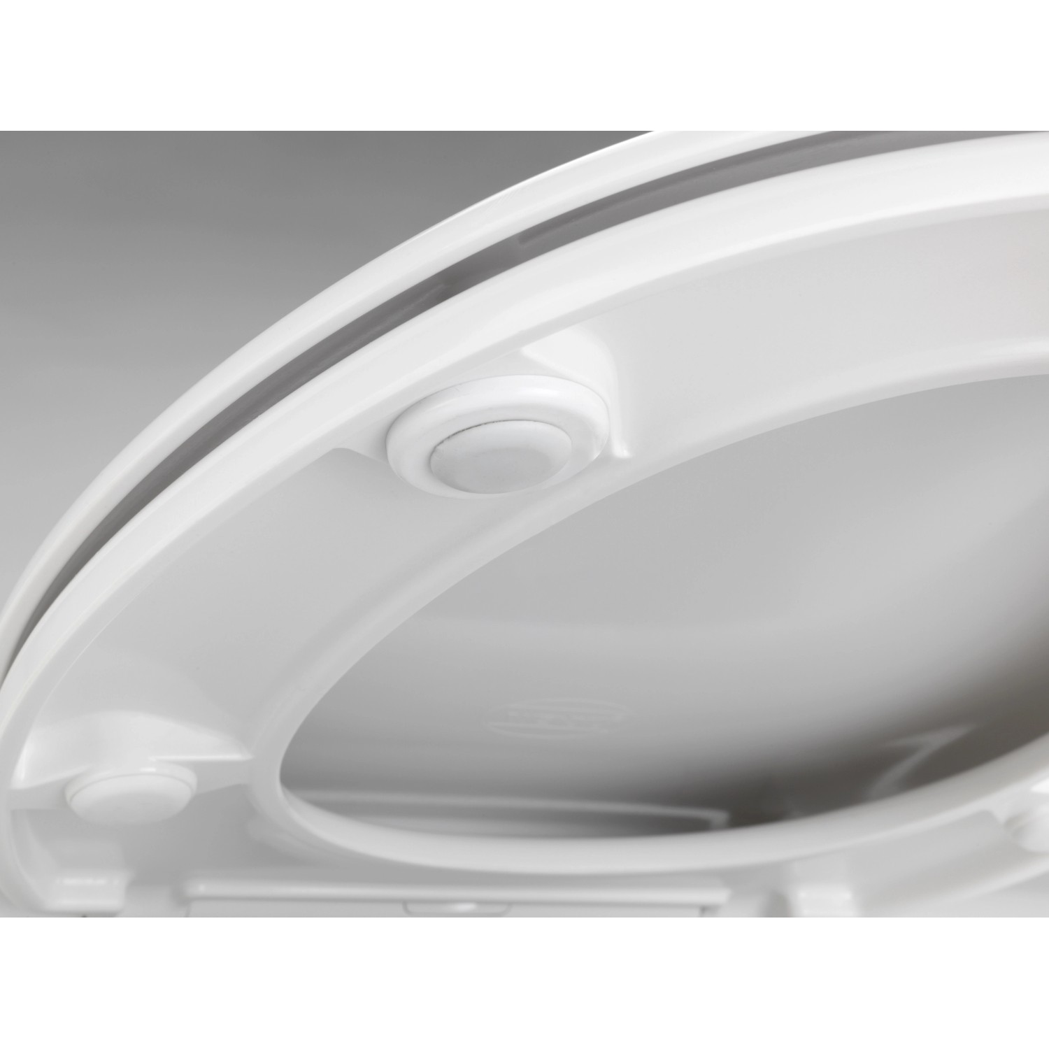 Detailansicht: Weißer Wenko WC-Sitz Licata aus Duroplast mit Absenkautomatik.