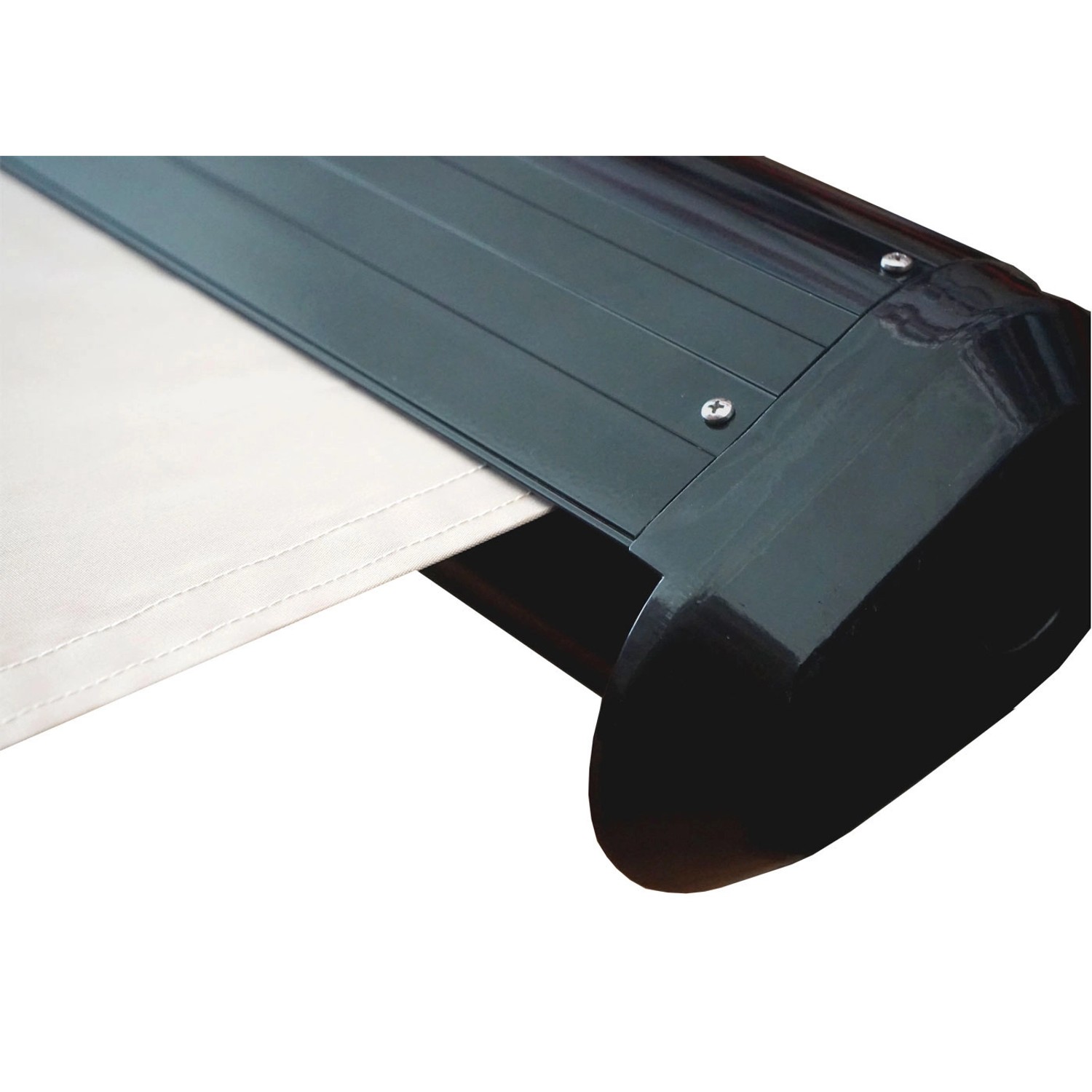 Detailaufnahme: MCW Kassettenmarkise, 4,5x3m, creme Polyester, anthrazitfarbener Rahmen.