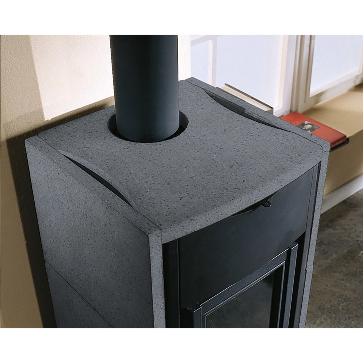 La Nordica Asia Bii Kaminofen mit Natursteinverkleidung, 6 kW Leistung. Detailansicht.