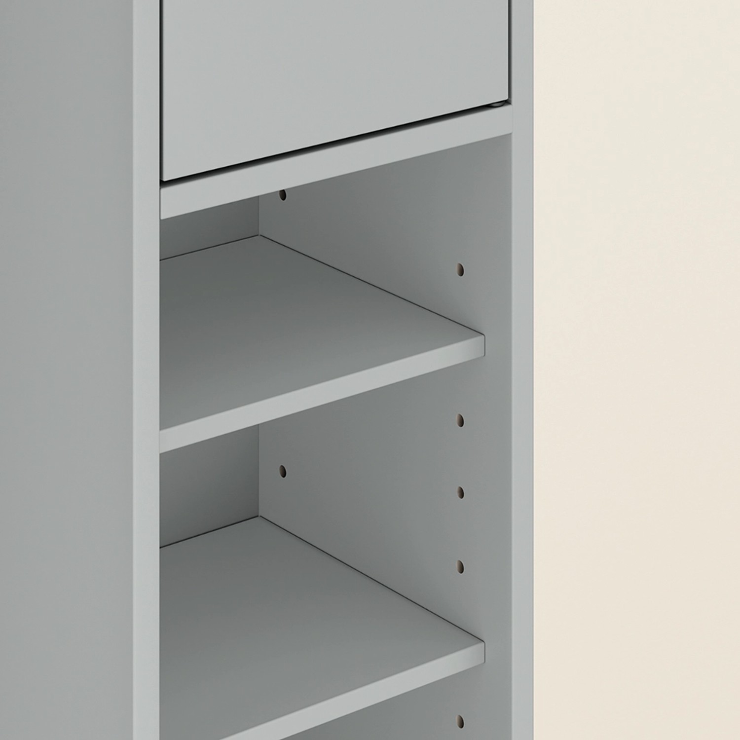 Detailansicht: Schmaler, grauer SoBuy Badezimmerschrank Hochschrank mit Schublade und verstellbaren Einlegeböden.