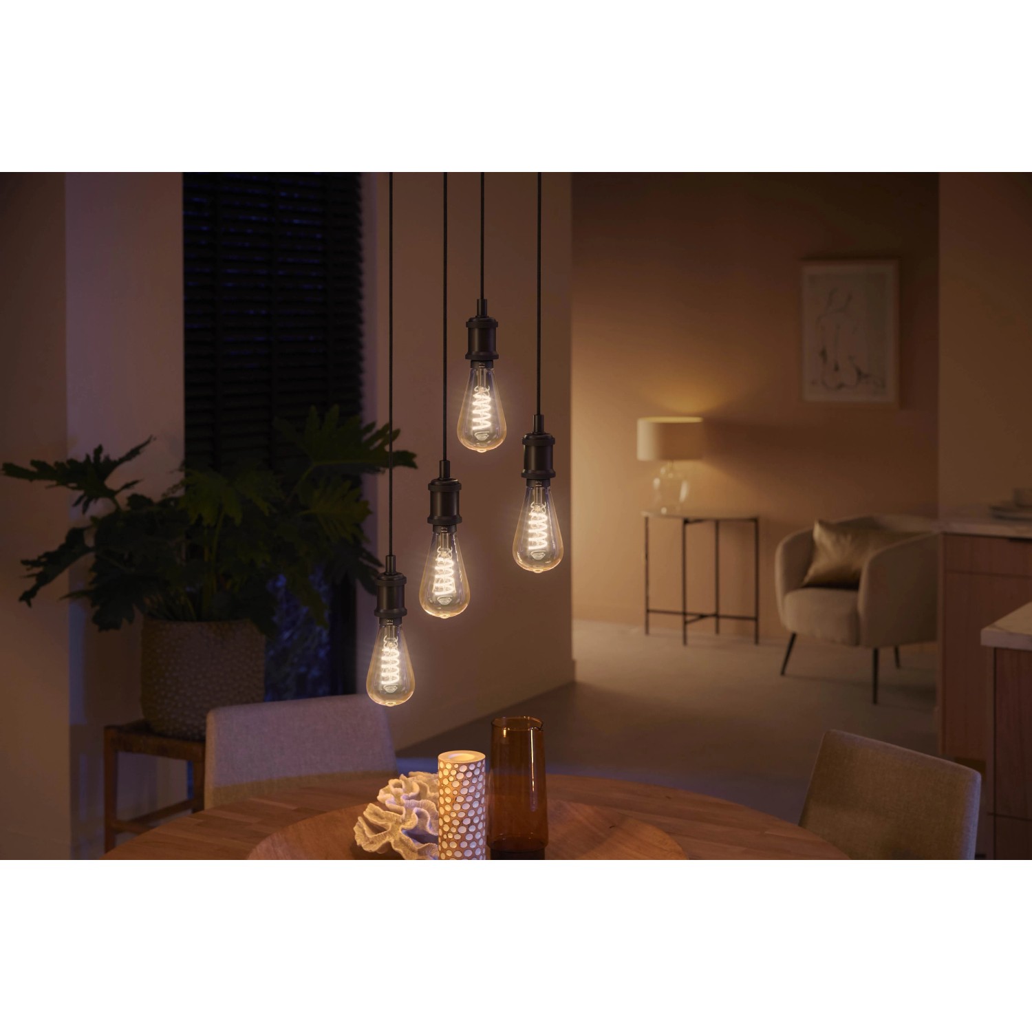 Philips Hue Filament Lampe E27 ST72, warmweißes Licht, Vintage-Look, dimmbar.