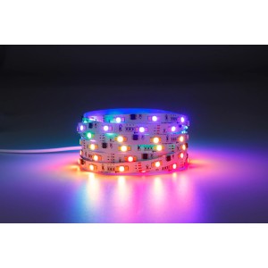 Eglo LED Stripe RGBIC 5m aufgerollt, mit bunten Lichteffekten. Smarte Leuchte für stimmungsvolle Beleuchtung.