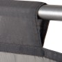 Detailaufnahme: Graue Bistrogardine mit Stangendurchzug und Raffoptik.