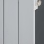 Detailansicht: Weißer Ximax Raumheizkörper P1, 1500x445 mm, 720 Watt.