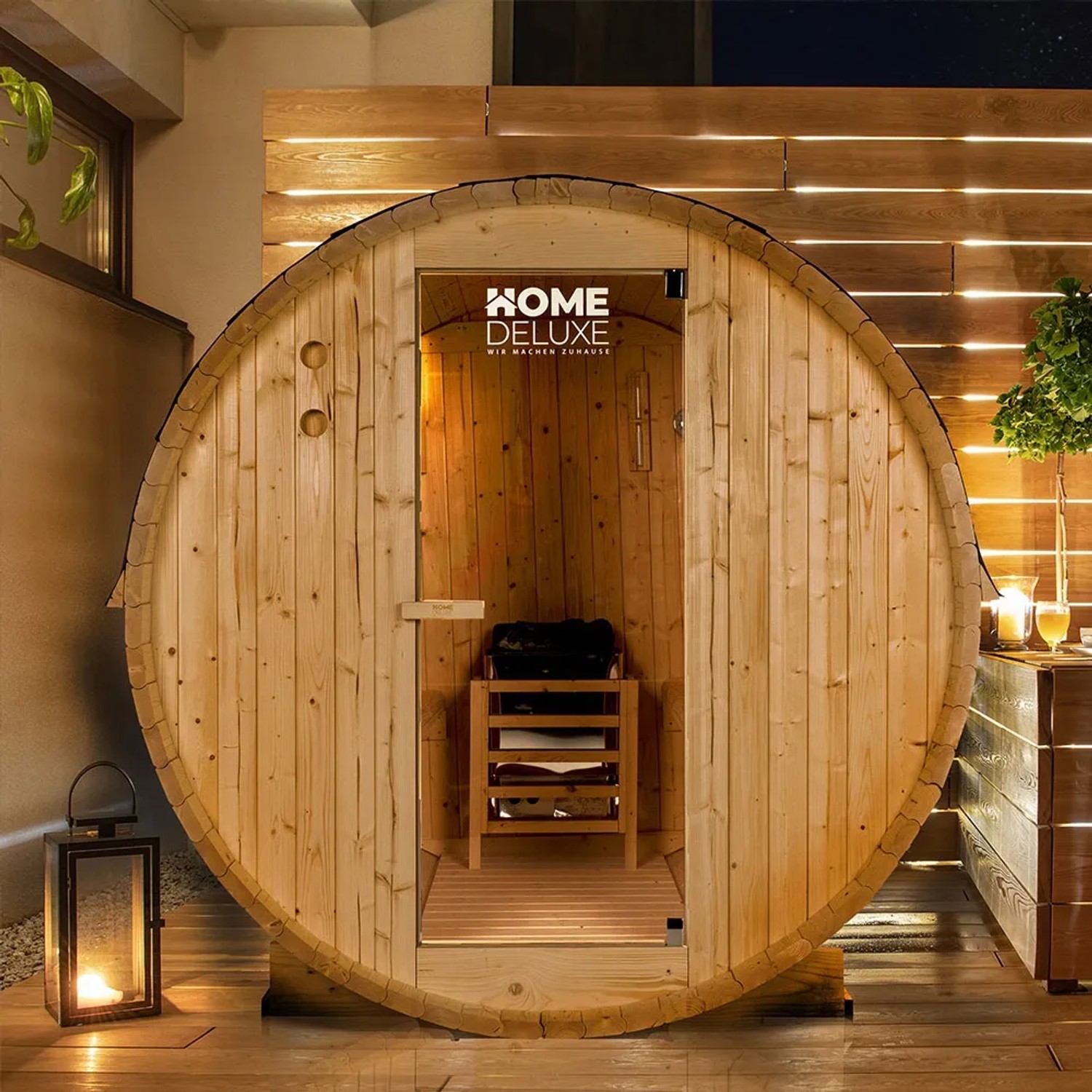 Home Deluxe Fasssauna Lahti Deluxe XL mit 8 kW Ofen aus Fichtenholz, Außenansicht.