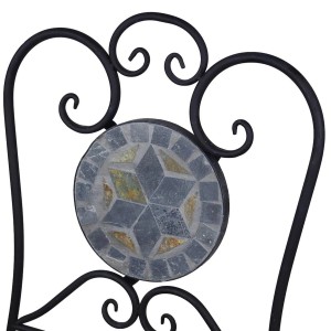 Detailansicht Stuhl der 3-teiligen Mosaik Gartengarnitur mit Stern-Design.
