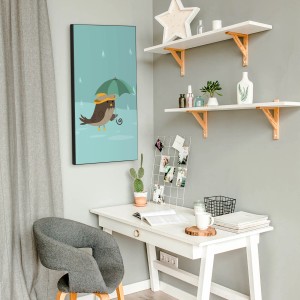 Magnettafel Rainbird: Schwarze Magnetwand 37x78cm mit Vogelmotiv und Regenschirm, inkl. 4 Magnete.