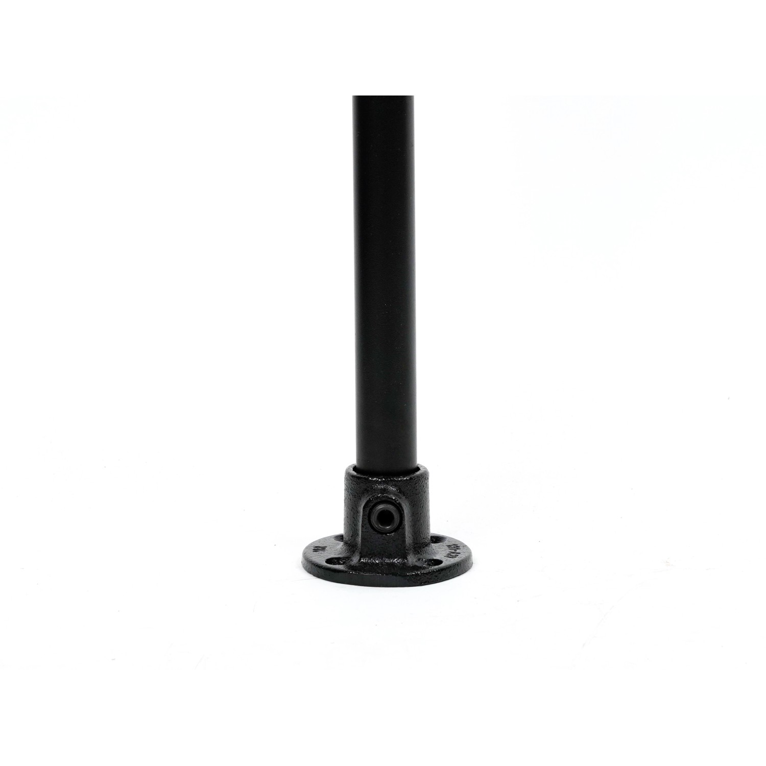 Schwarze, runde Fußplatte für Stahlrohr (Ø 2,7 cm) zum Möbelbau.
