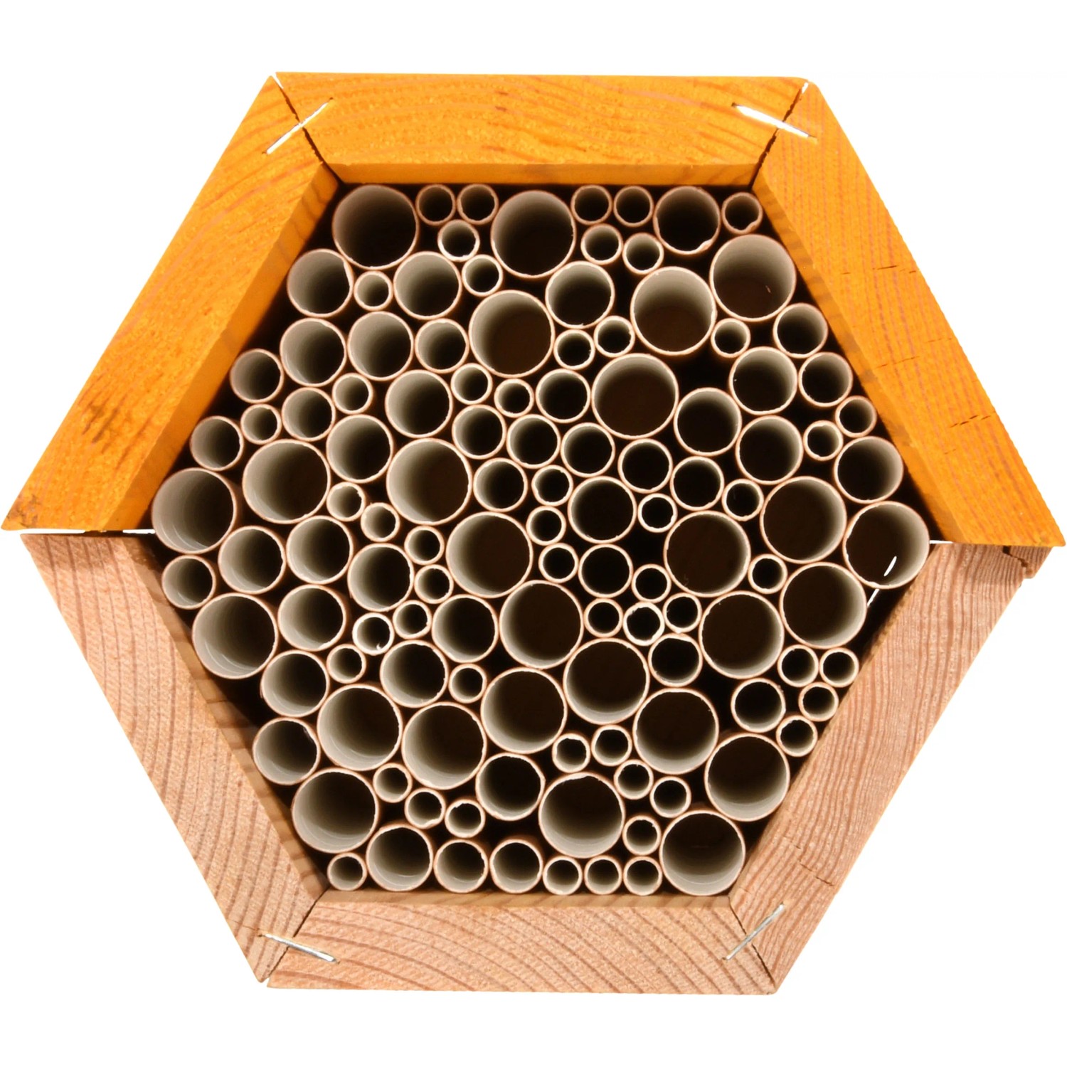 Sechseckiges Bienenhaus aus Holz mit Röhren für Wildbienen.