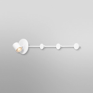 Weiße Ledvance Wandlampe Decor Perchero (80 cm) mit Kleiderhaken und Spot.
