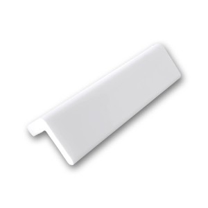 Musterstück: Weißes Kantenschutz-Profil, 10 cm langes Leisten-Muster.