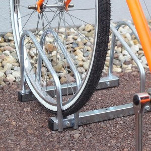 Relaxdays Fahrradständer Stahl Silber für 2 Fahrräder Boden und Wandmontage 26 cm x 40 cm x 32 cm