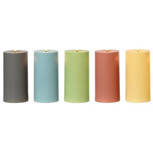 5 LED-Kerzen in verschiedenen Farben für die Gartendekoration. Warmweißes Licht, Ø 10 cm.