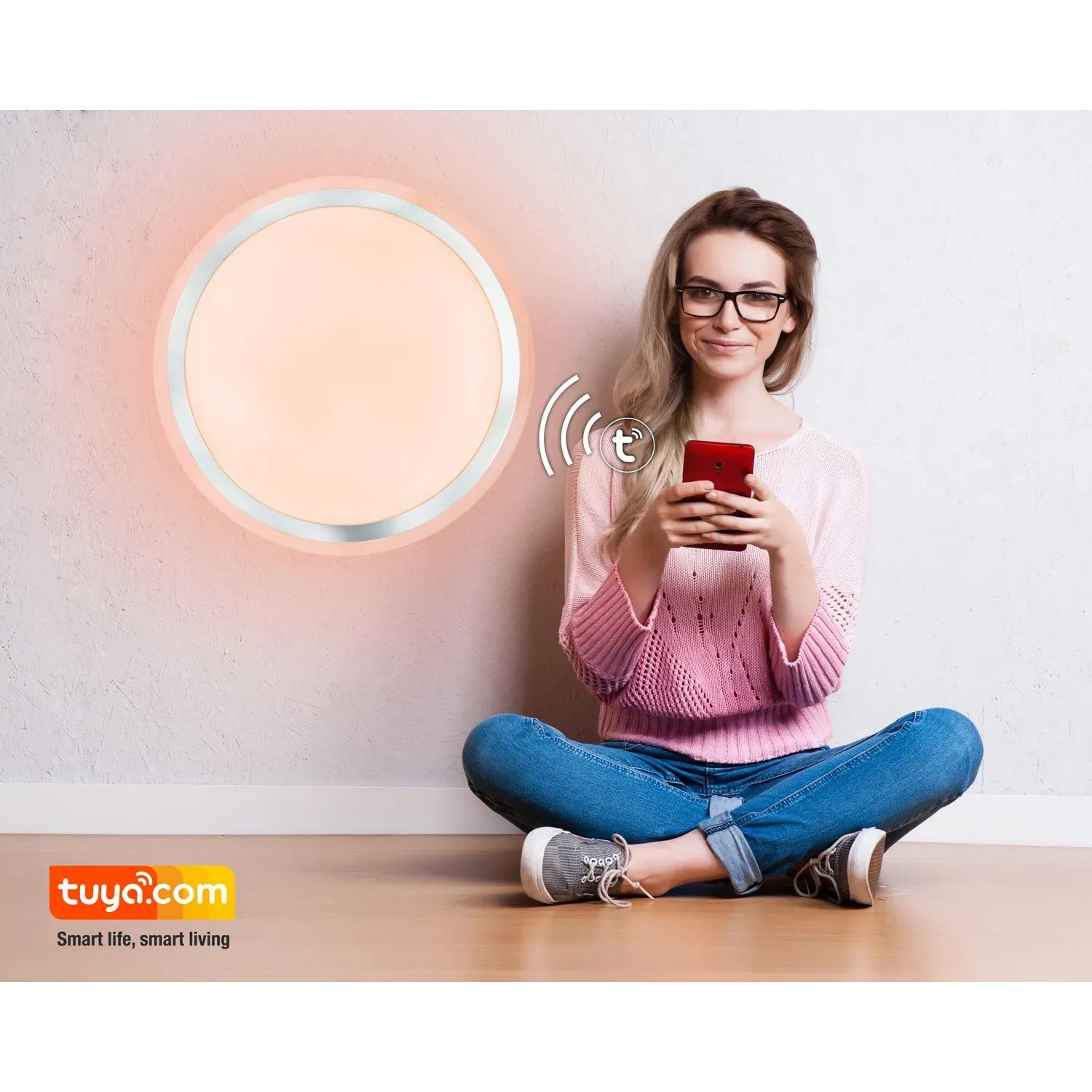 Smarte, weiße Globo LED-Deckenleuchte Carry (Ø 53cm) mit App-Steuerung im Wohnraum.