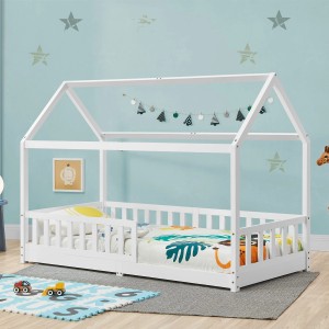 Weißes Juskys Kinderbett Marli 90x200 cm im Hausdesign mit Rausfallschutz und Lattenrost.