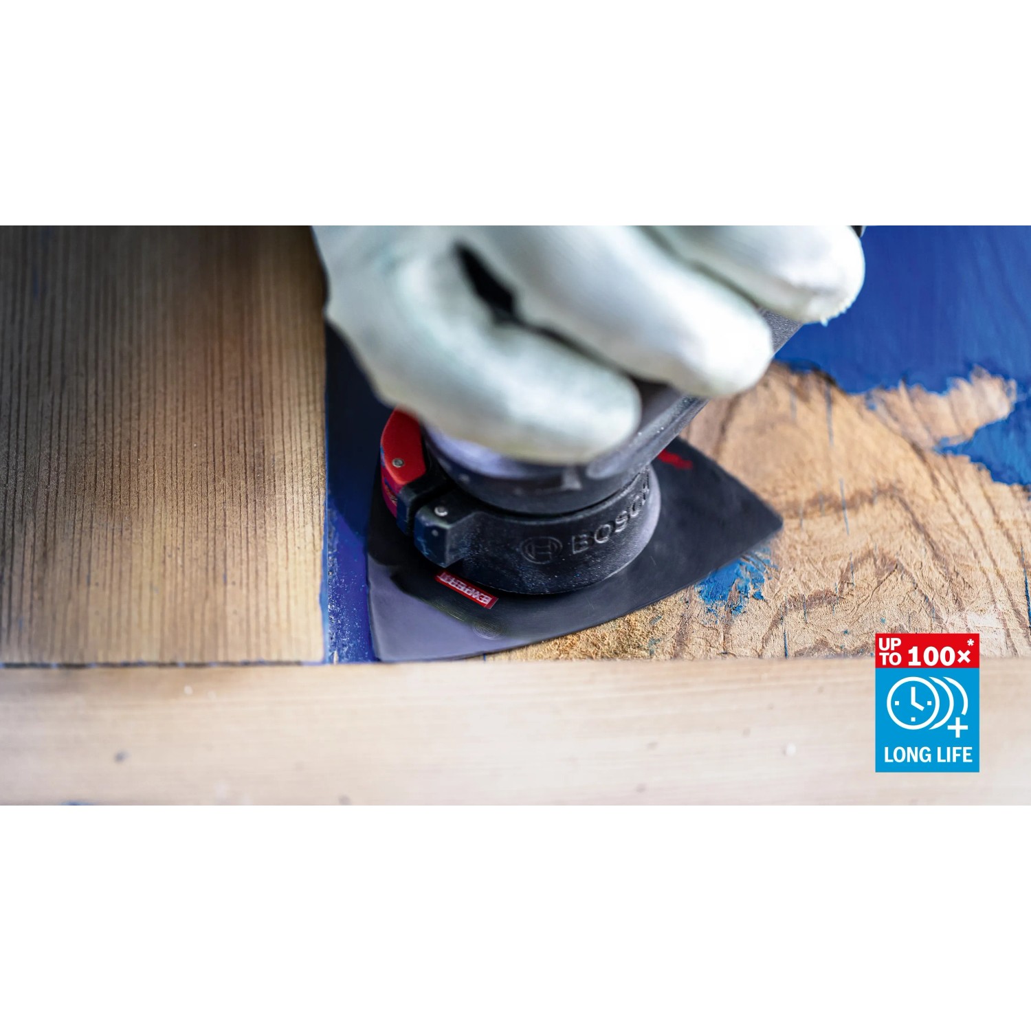 Bosch Expert Schleifplatte AVZ 90 RT6 K60 im Einsatz beim Holz schleifen.