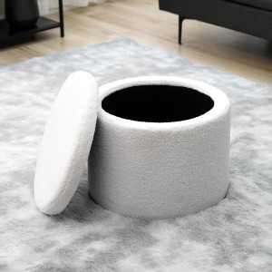 Weißer Svita Amber Hocker mit Teddyfell, offen, mit Stauraum und abnehmbarem Deckel.