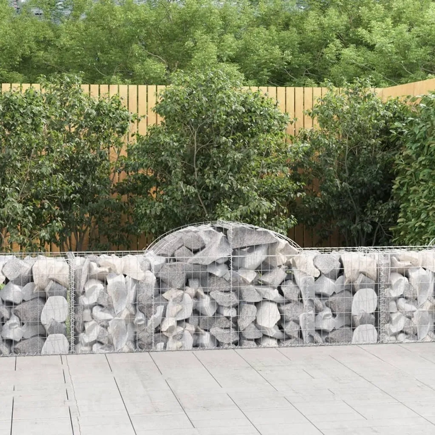 vidaXL Gabionen mit Hochbogen (10 Stk.) als dekorative Gartenmauer, gefüllt mit Steinen.