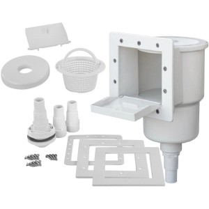 Zubehör-Set für Holzpool: Skimmer, Düsen, Dichtungen und Montagematerial.