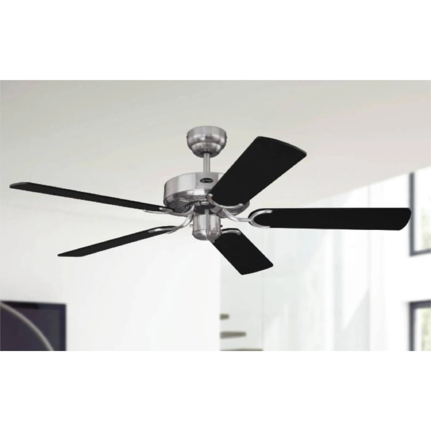 Westinghouse Cyclone Deckenventilator, 132 cm, Stahl, mit schwarzen Flügeln und Fernbedienung.