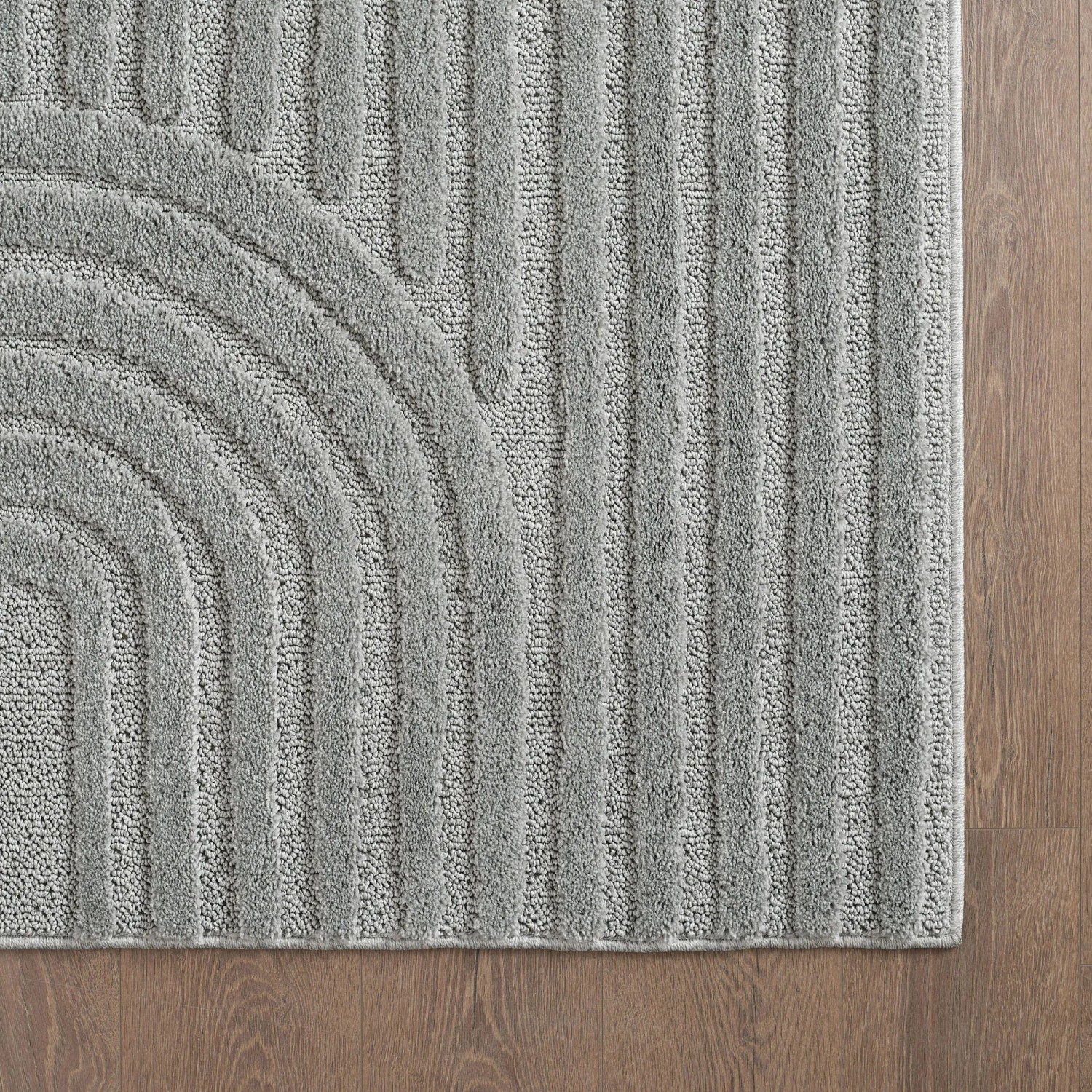 Silberner Ayyildiz Kurzflorteppich (280x370 cm) mit modernem 3D-Reliefmuster.