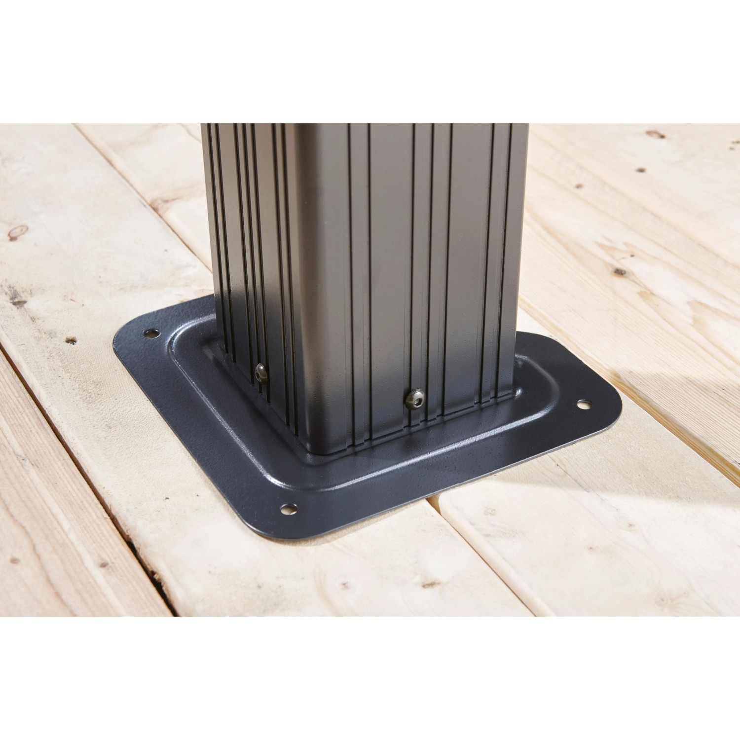 Detailaufnahme: Standfuß des anthrazitfarbenen Sojag Grillpavillon Messina BBQ aus Aluminium.
