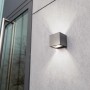 Moderne, graue LED-Außenwandleuchte Gemini mini von Lutec, quadratisch, mit Lichteffekt nach oben und unten.