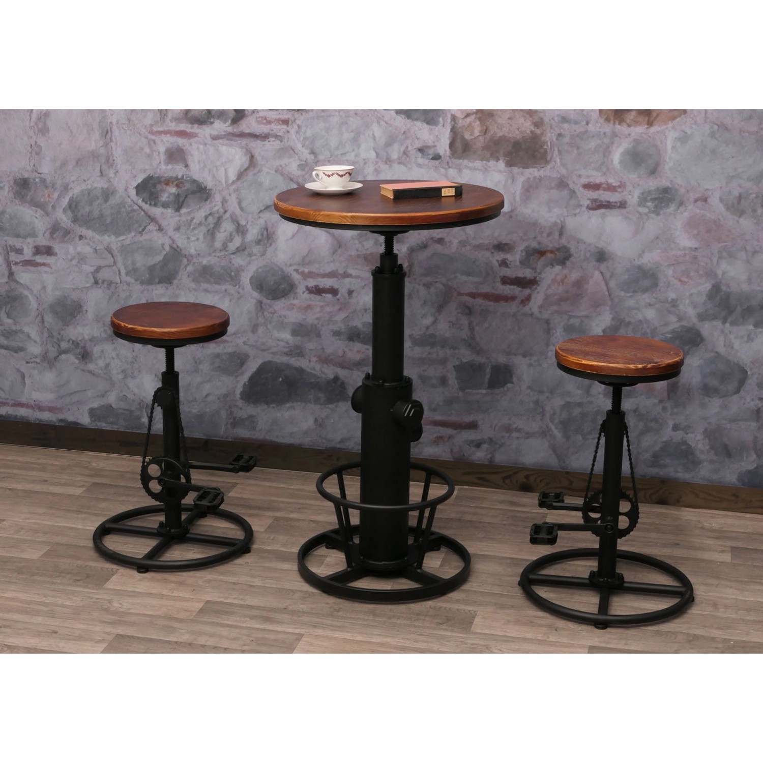 Braunes Bartisch-Set: Bartisch mit 2 Barhockern im Industrie-Design, höhenverstellbar.