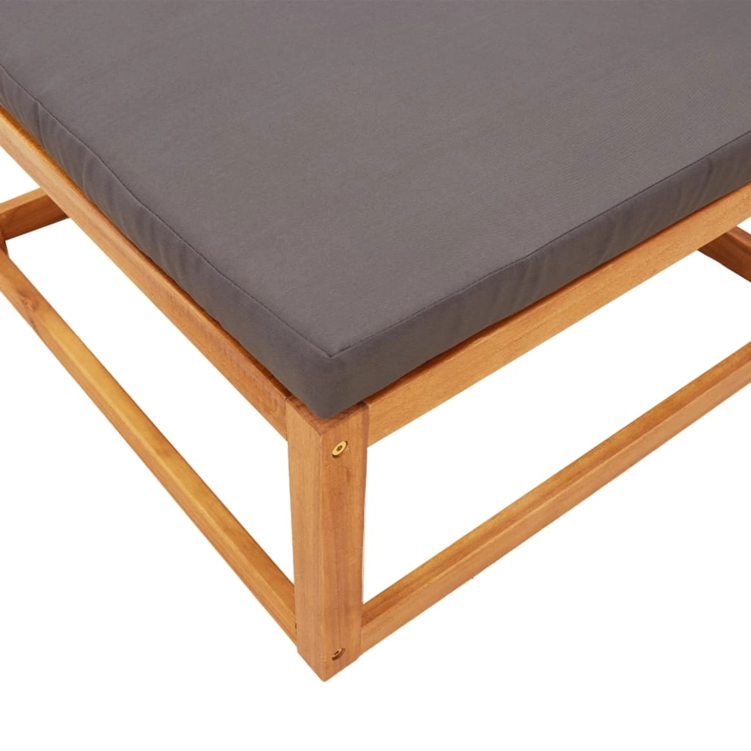 Detailaufnahme der vidaXL Garten-Sofagarnitur aus Akazienholz mit grauem Kissen.