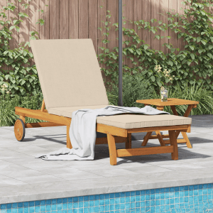 Beige vidaXL Sonnenliege mit Rädern und Kissen aus Akazienholz am Pool.
