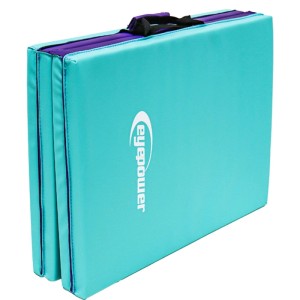 Mintfarbene, 4-fach klappbare eyepower Turnmatte mit lila Kanten & Tragegriff. Für Gymnastik & Sport.