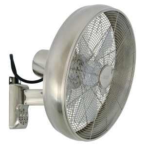 Chromfarbener Lucci Air Wandventilator Breeze Wall mit Fernbedienung.