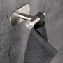 Wenko Wandhaken Turbo-Loc Edelstahl Duo Orea Matt mit Handtuch an grauer Wand.